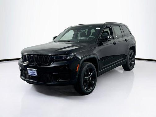 Diamond Black Crystal Pearlcoat 2023 Jeep Grand Cherokee Altitude