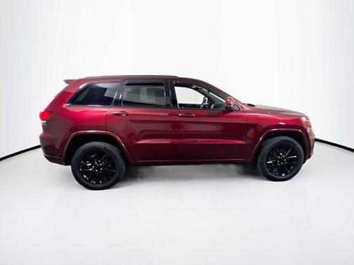 2022 Jeep Grand Cherokee Laredo