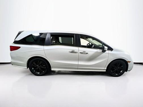 Platinum White Pearl 2023 Honda Odyssey Touring