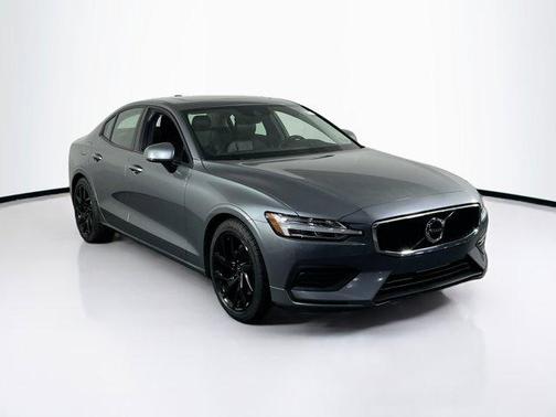 2020 Volvo S60 T5 Momentum