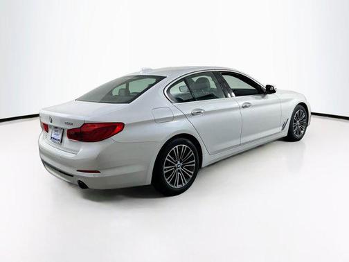 Mineral White Metallic 2018 BMW 530 xDrive