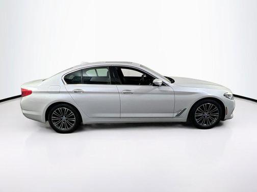 Mineral White Metallic 2018 BMW 530 xDrive