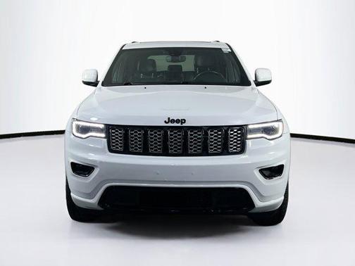 2022 Jeep Grand Cherokee Laredo
