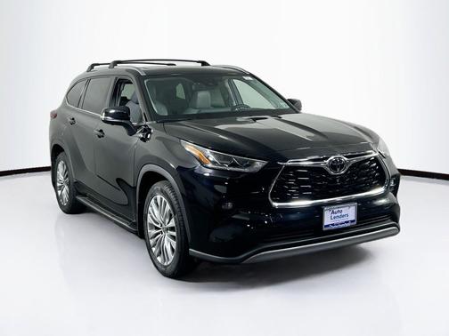 Midnight Black Metallic 2023 Toyota Highlander Platinum