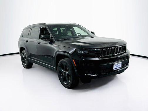 Diamond Black Crystal Pearlcoat 2023 Jeep Grand Cherokee L Altitude