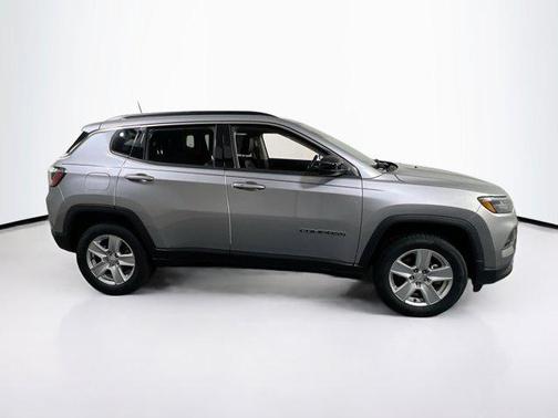 Billet Silver Metallic Clearcoat 2022 Jeep Compass Latitude