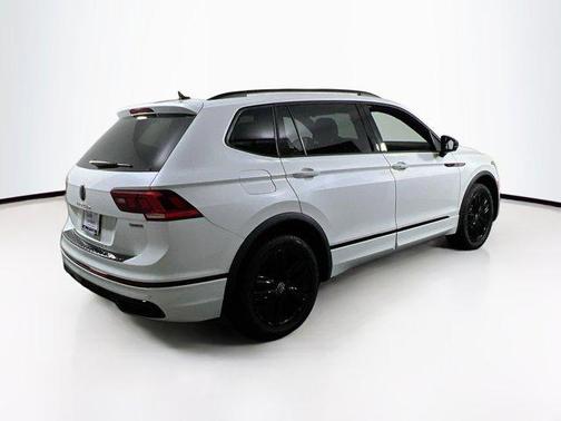 2022 Volkswagen Tiguan 2.0T SE R-Line Black 4MOTION