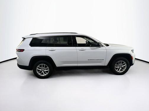 Bright White Clearcoat 2023 Jeep Grand Cherokee L Laredo