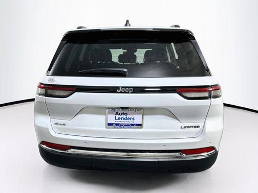 Bright White Clearcoat 2023 Jeep Grand Cherokee Limited