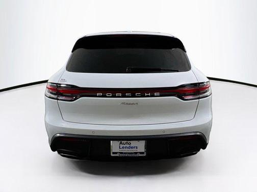 2023 Porsche Macan Base