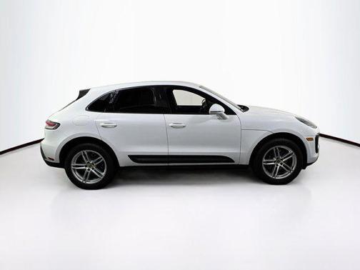 2023 Porsche Macan Base