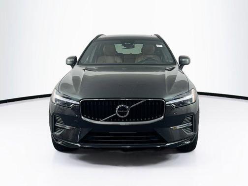 2022 Volvo XC60 B5 Momentum