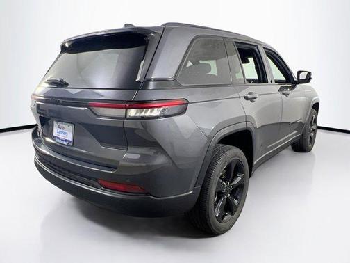 2022 Jeep Grand Cherokee Altitude