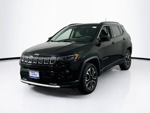Diamond Black Crystal Pearlcoat 2022 Jeep Compass Limited