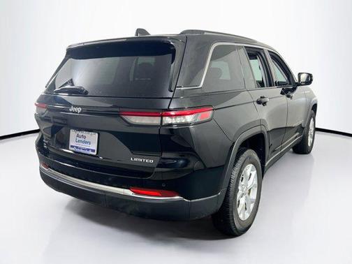 Diamond Black Crystal Pearlcoat 2023 Jeep Grand Cherokee Limited