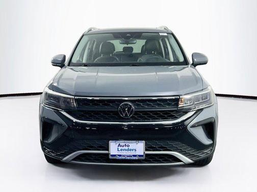 Pure Gray 2023 Volkswagen Taos 1.5T SE
