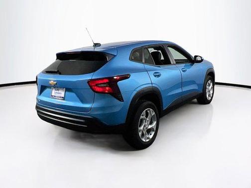 2025 Chevrolet Trax LS