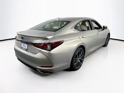 2022 Lexus ES 350 Base