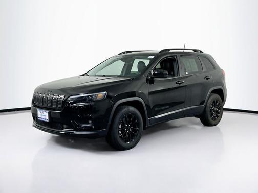 Diamond Black Crystal Pearlcoat 2023 Jeep Cherokee Altitude
