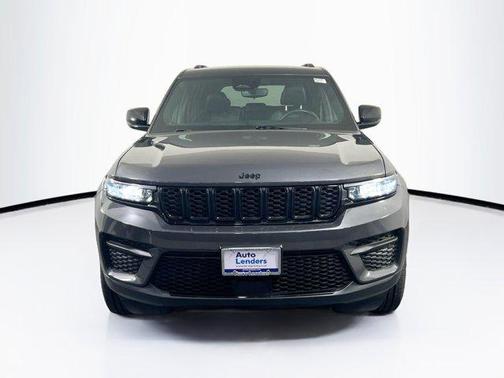 2022 Jeep Grand Cherokee Altitude