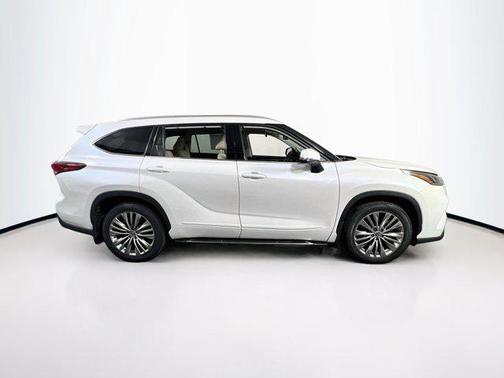 Blizzard Pearl 2021 Toyota Highlander Platinum