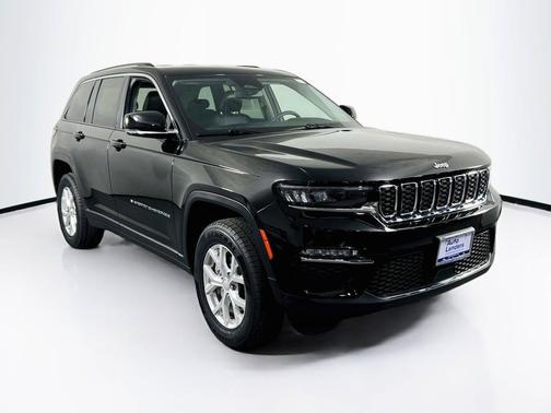 Diamond Black Crystal Pearlcoat 2023 Jeep Grand Cherokee Limited