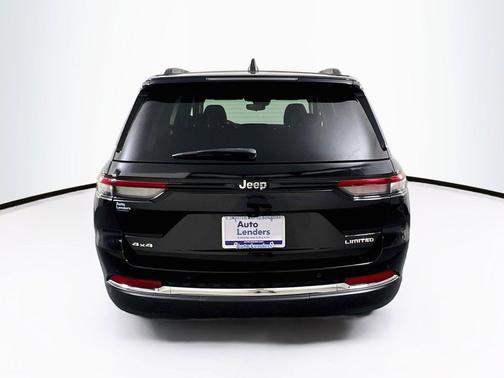 Diamond Black Crystal Pearlcoat 2023 Jeep Grand Cherokee Limited