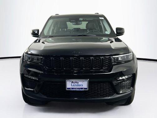 Diamond Black Crystal Pearlcoat 2023 Jeep Grand Cherokee Limited