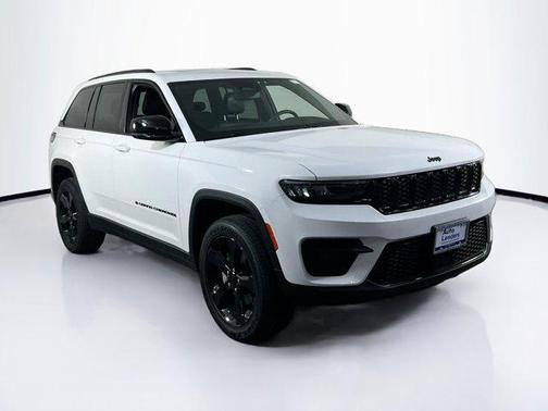 Bright White Clearcoat 2023 Jeep Grand Cherokee Altitude