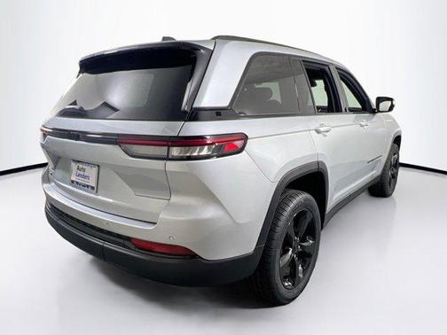 2022 Jeep Grand Cherokee Altitude