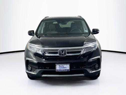 2022 Honda Pilot Touring 8-Passenger