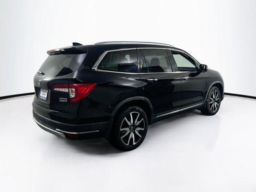 2022 Honda Pilot Touring 8-Passenger