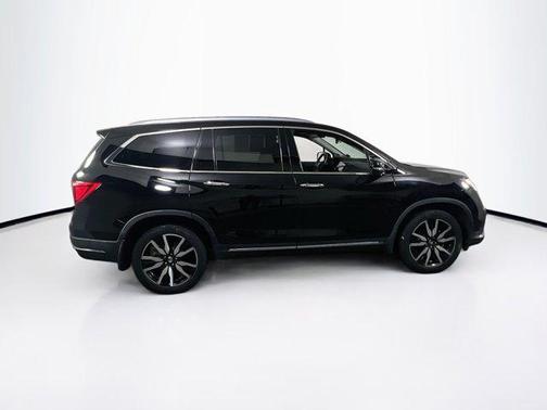 2022 Honda Pilot Touring 8-Passenger