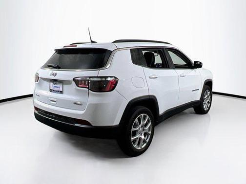 2022 Jeep Compass Latitude Lux