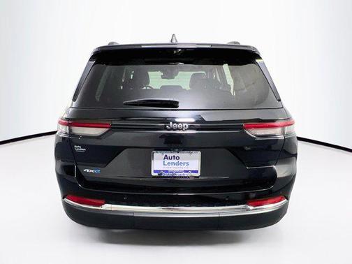 Diamond Black Crystal Pearlcoat 2022 Jeep Grand Cherokee 4xe Base