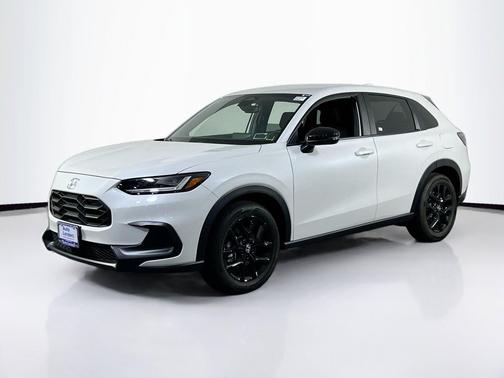 Platinum White Pearl 2025 Honda HR-V Sport