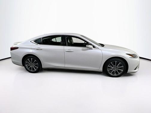 Eminent White Pearl 2021 Lexus ES 250 Base