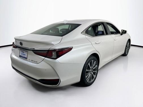 Eminent White Pearl 2021 Lexus ES 250 Base