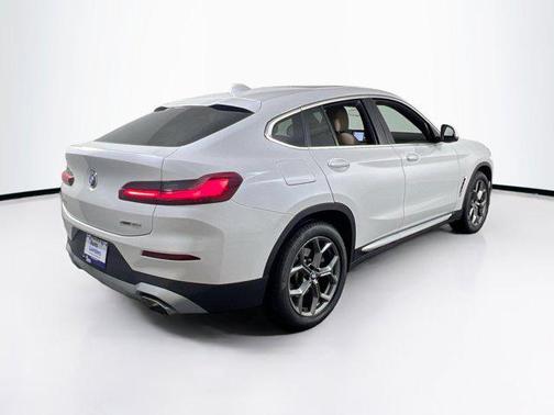 2022 BMW X4 xDrive30i