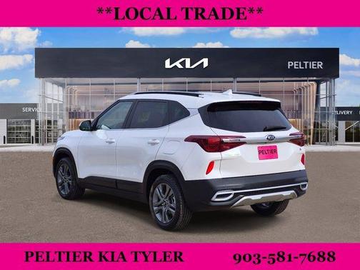 Snow White Pearl 2021 Kia Seltos S