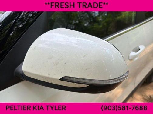 Snow White Pearl 2021 Kia Seltos S