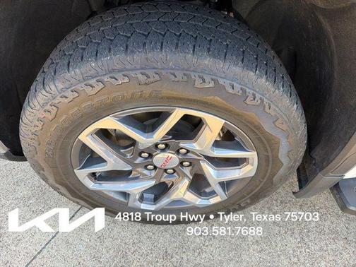 Summit White 2024 GMC Sierra 1500 SLT