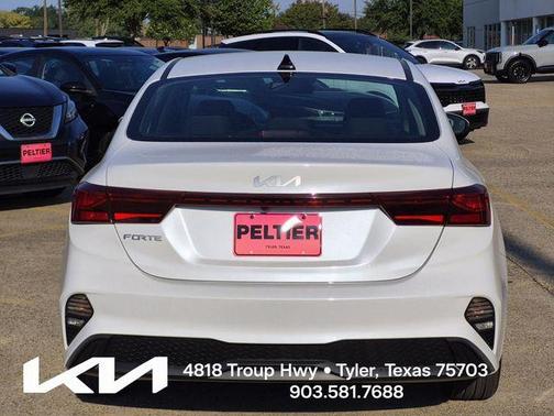 Snow White Pearl 2024 Kia Forte LXS