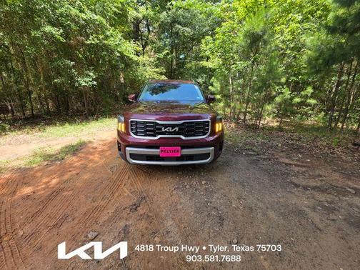 Red 2024 Kia Telluride S