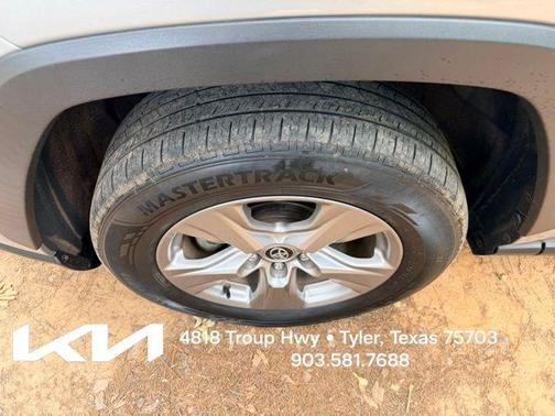 Silver Sky Metallic 2022 Toyota RAV4 XLE