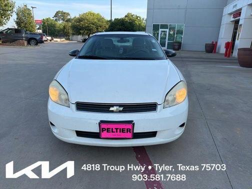 White 2007 Chevrolet Monte Carlo LT