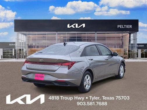 Metal 2022 Hyundai ELANTRA SE