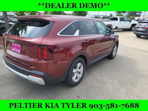 2025 Kia Sorento LX