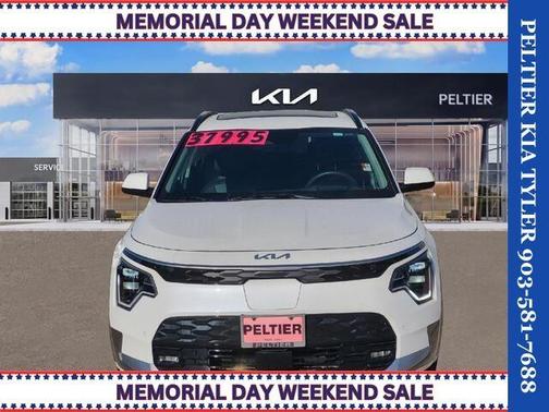 Snow White Pearl 2023 Kia Niro EV Wave