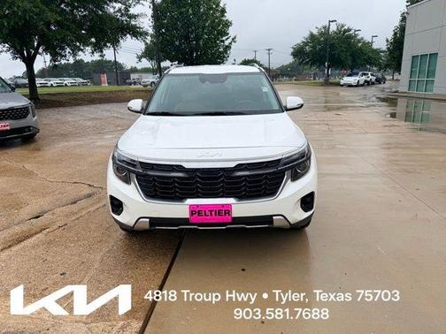 Snow White Pearl 2024 Kia Seltos EX
